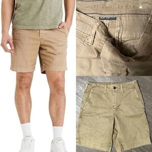 men/youth/boys American Eagle Ne(X)T Level
khaki Shorts size 26